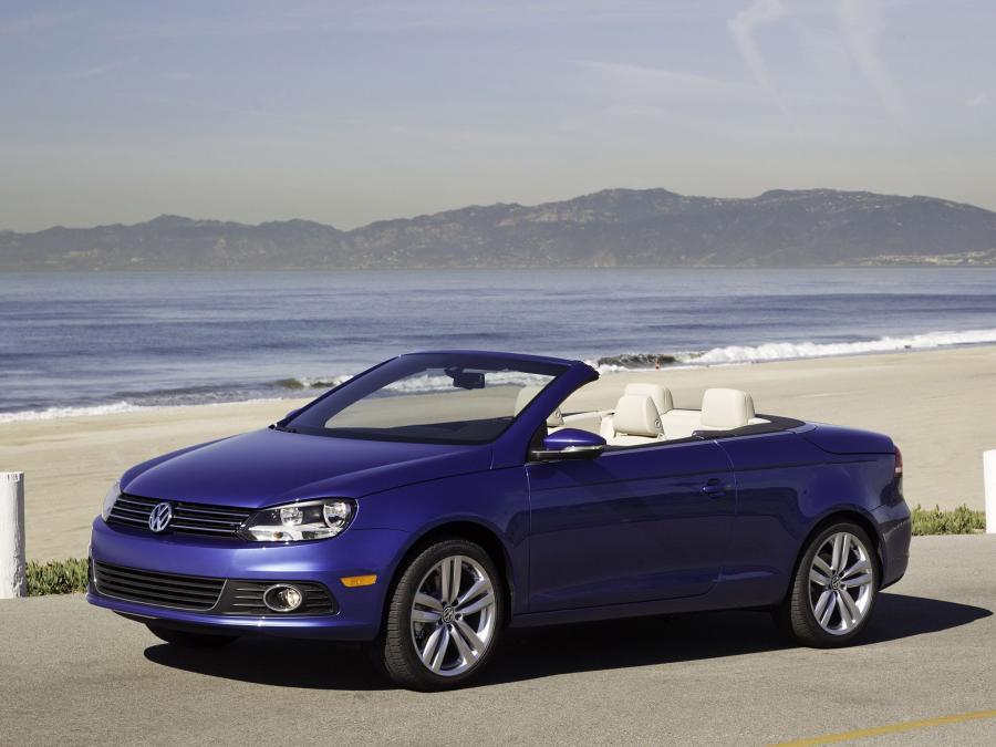  Volkswagen Eos 2.0 TSI 2010 года  (US) (фото 8 из 10)